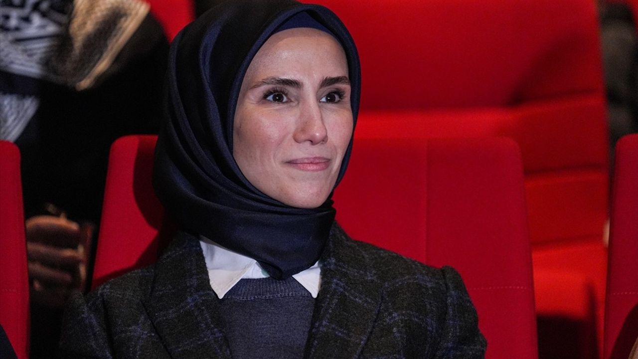 Mevlana İdris Zengin İstanbul'da Anıldı: Şiirler ve Masallar Buluşması