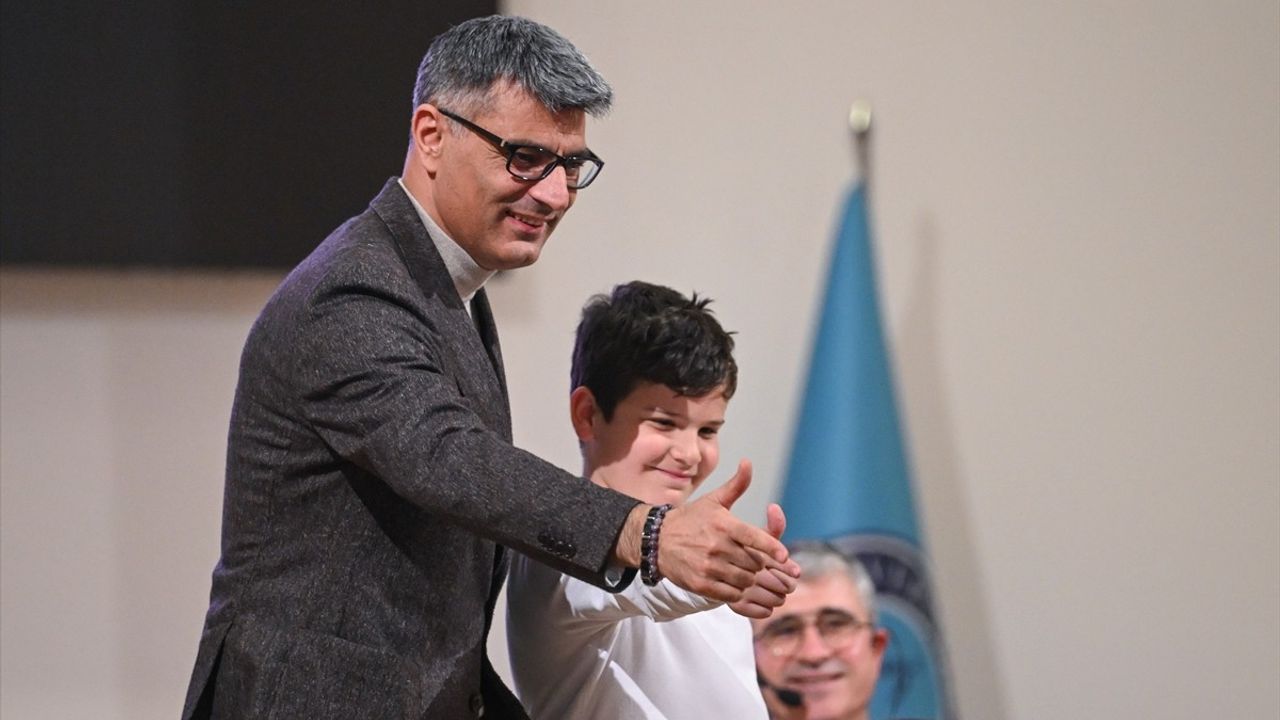 Milli Atıcılar Şevval İlayda Tarhan ve Yusuf Dikeç, Gazi Üniversitesi Öğrencileriyle Buluştu