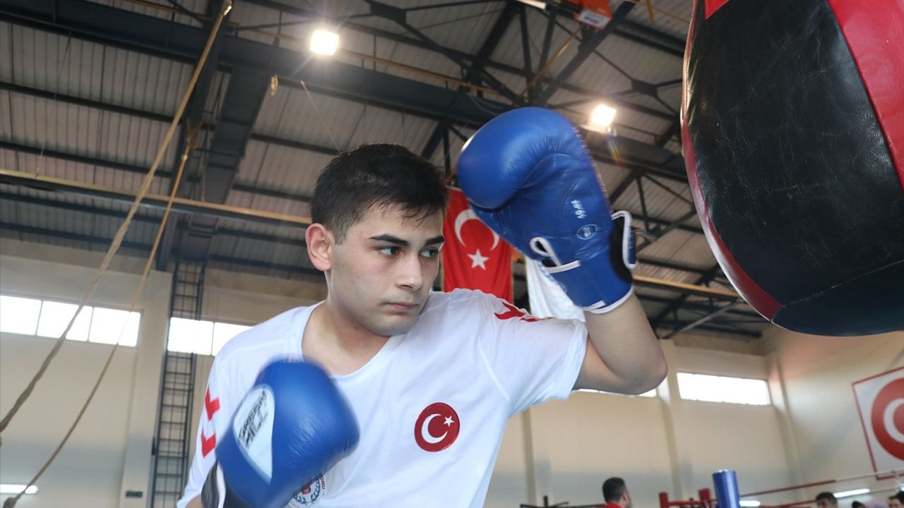 Milli Boksör Tarık Ahmet Çelebi'nin Olimpiyat Hedefi