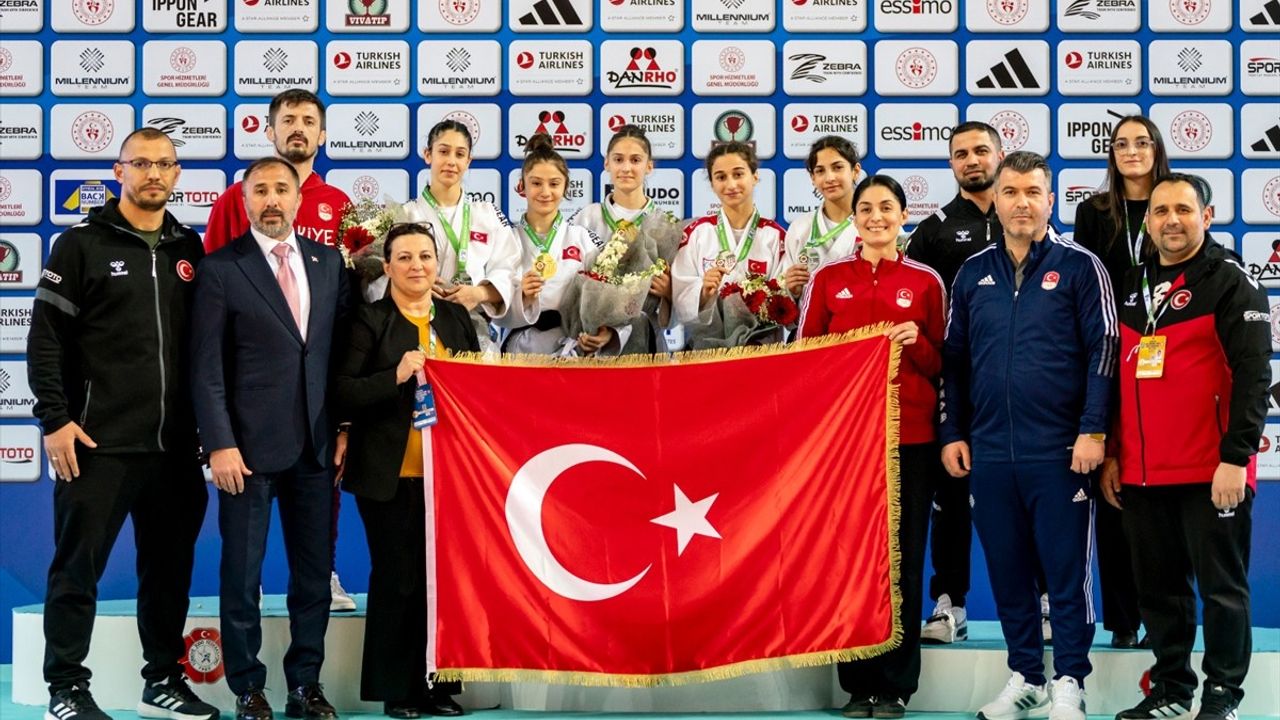 Milli Judocular, Nazım Canca Ümitler Avrupa Kupası'nda 10 Madalya Kazandı