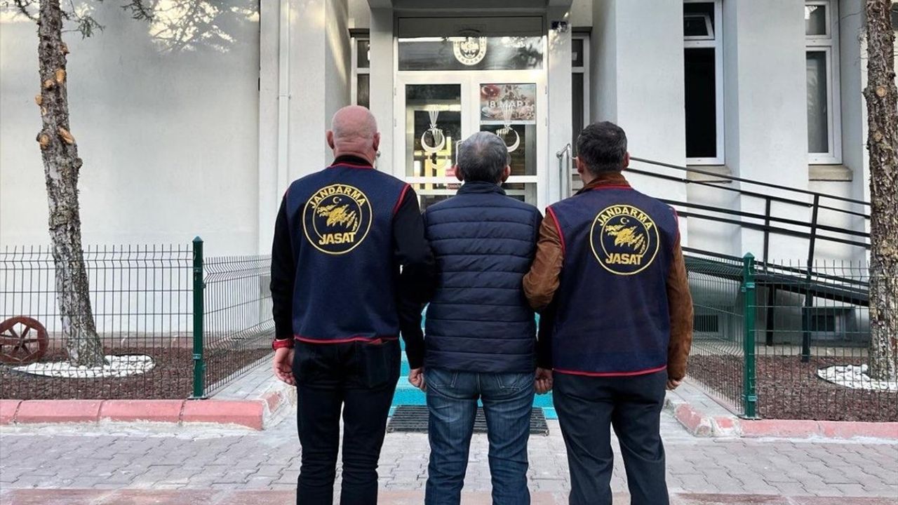 MİT TIR'larının Durdurulduğu Dönemde FETÖ Üyesi Emniyet Müdürü Yakalandı