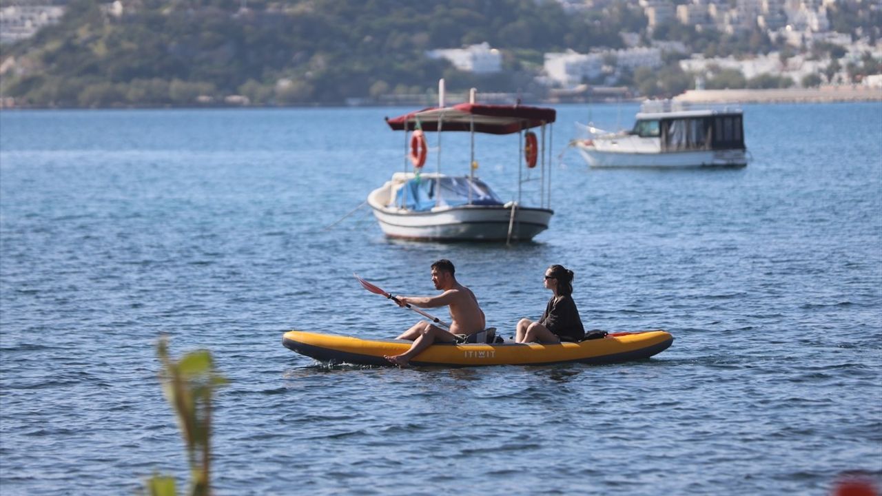Muğla'da Sıcak Hava Sahilleri Doldurdu