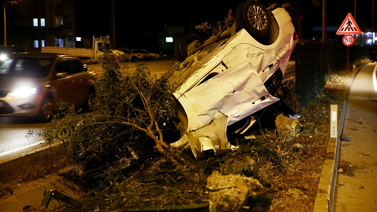 Muğla'da Trafik Kazası: İki Otomobil Çarpıştı, Sürücüler Yaralandı