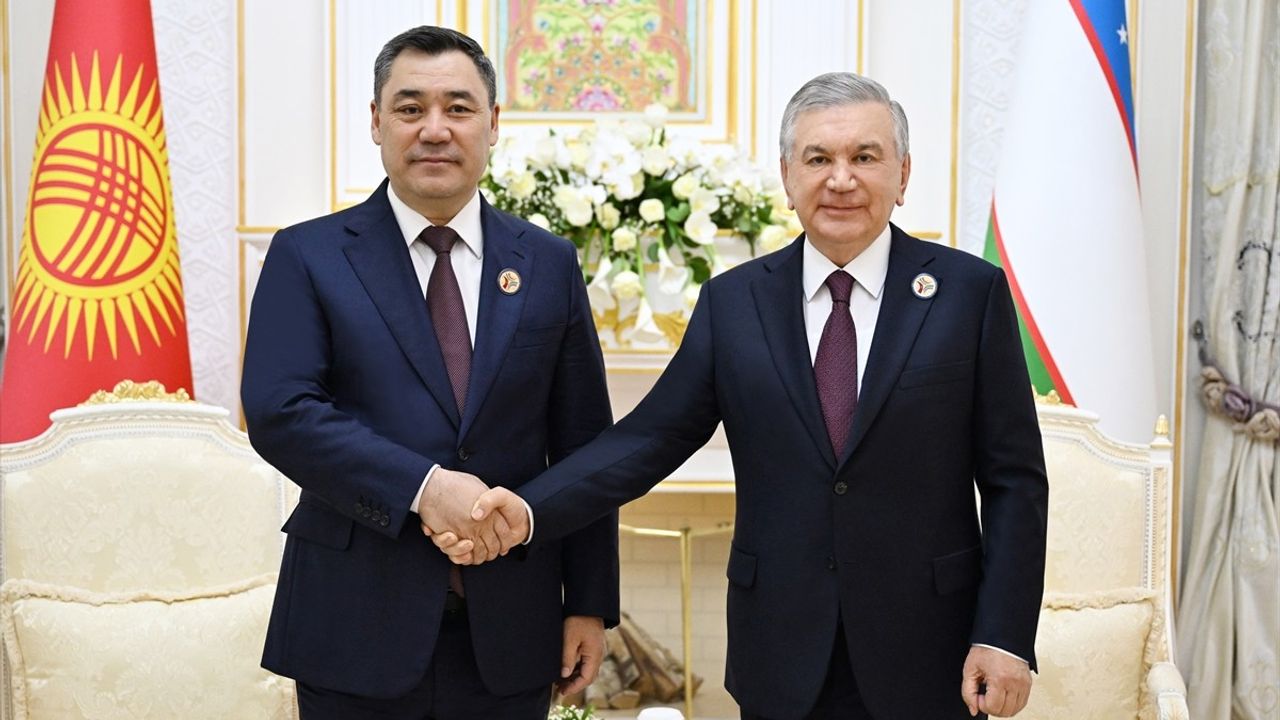 Özbekistan, Kırgızistan'ın Tacikistan ile Sınır Anlaşmasını Kutladı