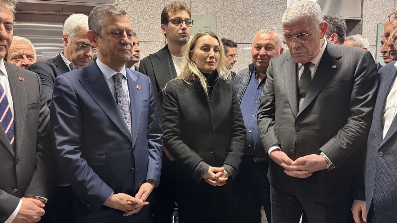 Özgür Özel'den İstanbul Adalet Sarayı'nda Kritik Açıklamalar
