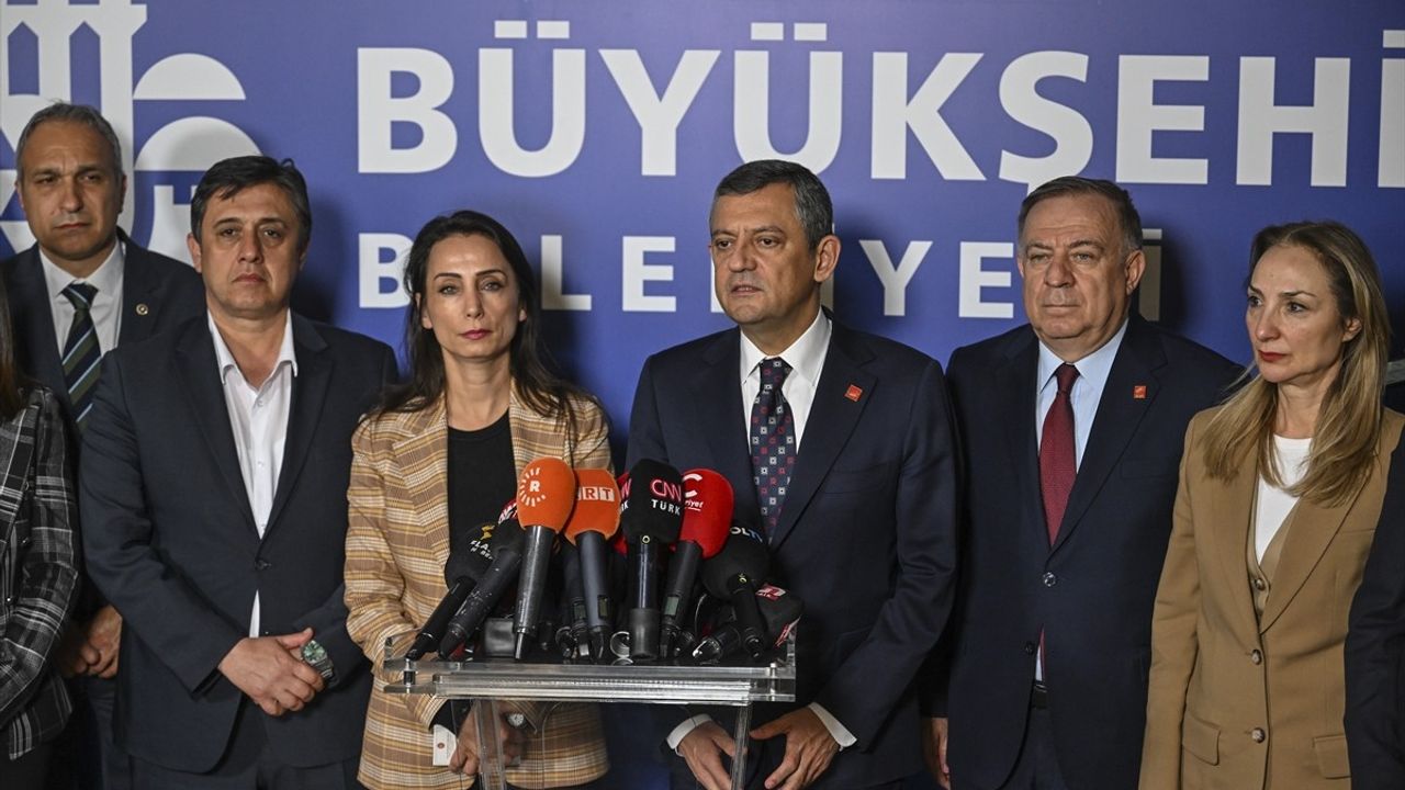 Özgür Özel: 'Nevruz ve Saraçhane, Dayanışmanın Sembolleridir'