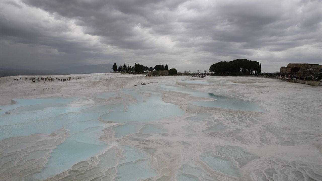 Pamukkale Bayram Tatilinde 19 Bini Aşan Turist Ağırladı