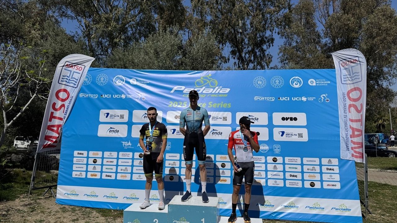 Pedalia Uluslararası Yol Bisiklet Yarışları'nın 4. Etabı Antalya'da Tamamlandı