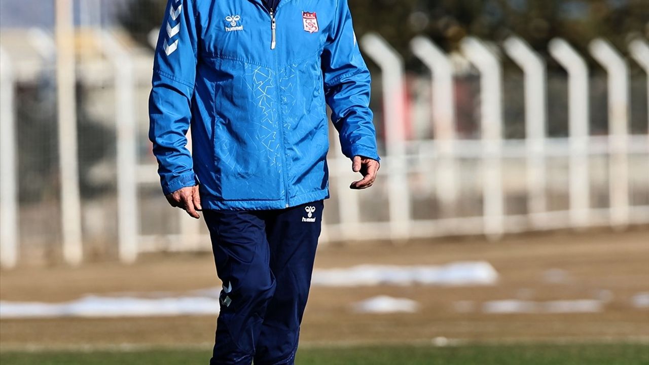 Rıza Çalımbay, Sivasspor ile İlk Antrenmanına Çıktı