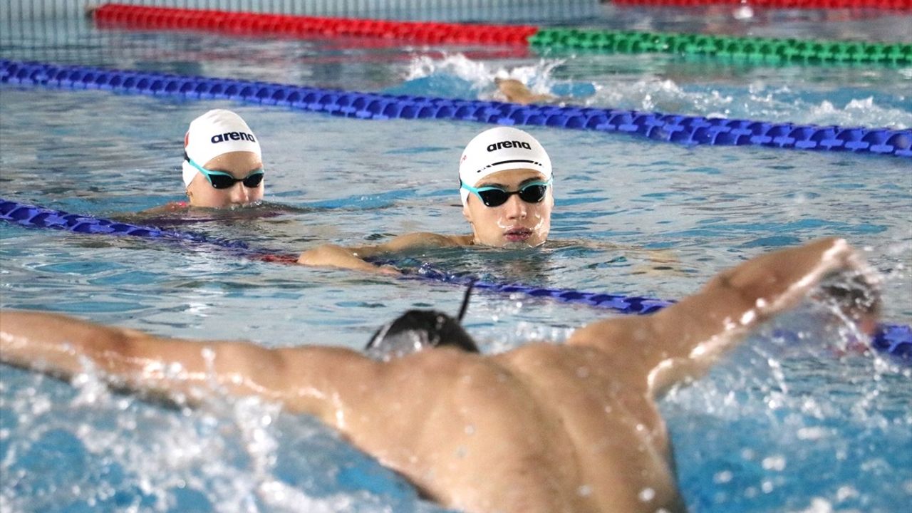 Rumen Yüzücüler, Erzurum’da Yarışlara Hazırlanıyor