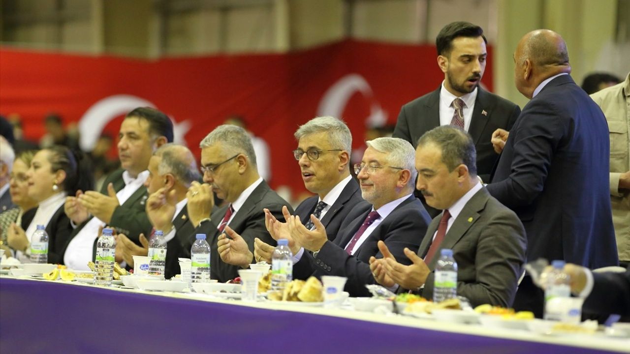 Sağlık Bakanı Memişoğlu, Çorum'da Küresel Sağlıkta Lider Türkiye Hedefini Vurguladı