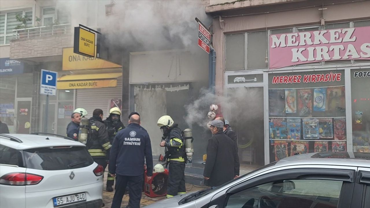 Samsun Bafra'da Depo Yangını: İş Yeri Kullanılamaz Hale Geldi