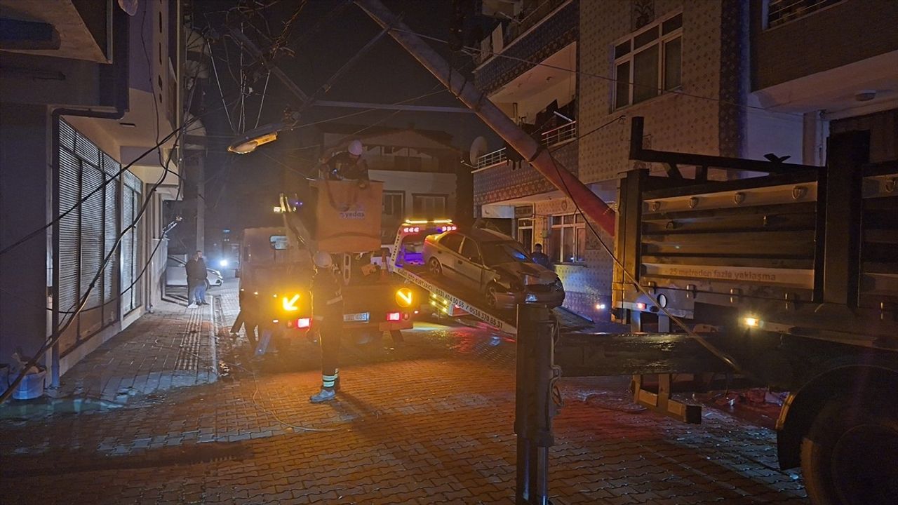 Samsun'da Alkollü Sürücü Polisten Kaçarken Kaza Yaptı