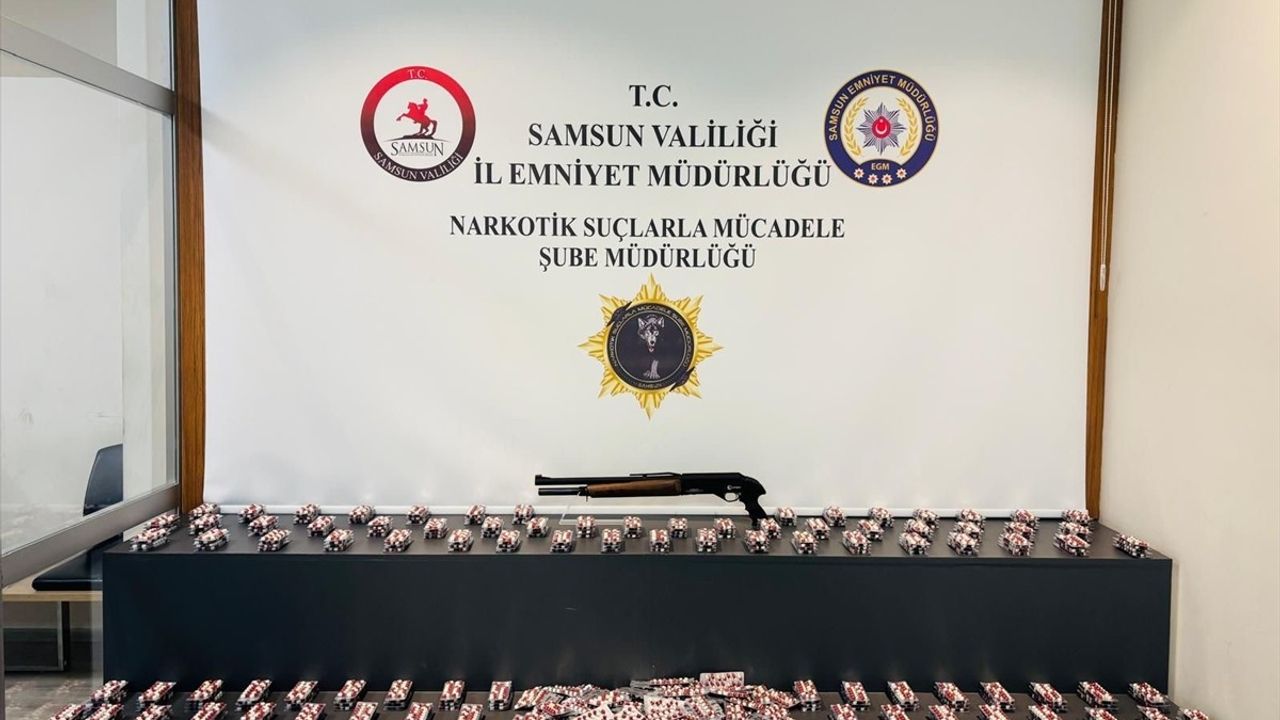 Samsun'da Çay Ocağında Uyuşturucu Operasyonu: 8 Bin 456 Hap Ele Geçirildi