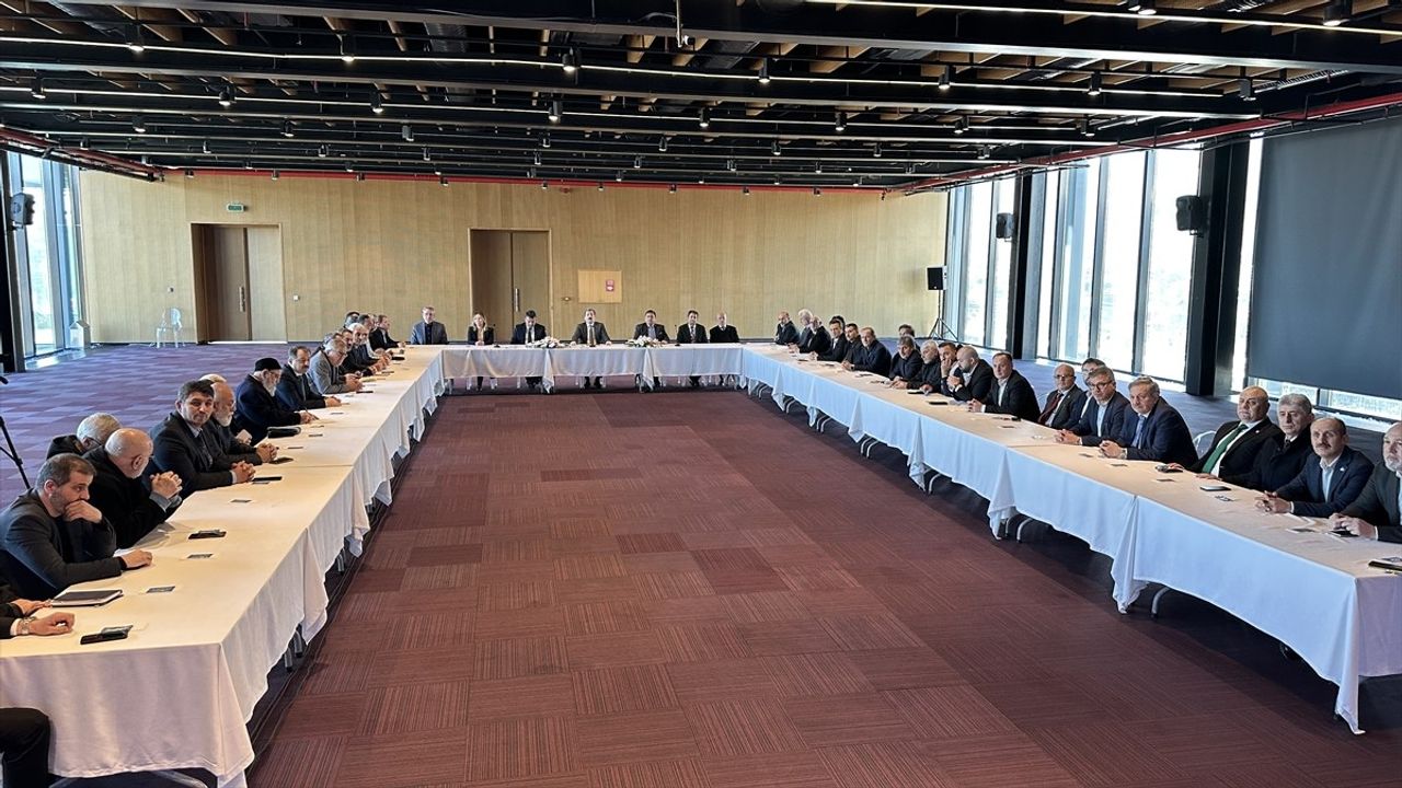 Samsun'da Gazze İçin El Ele Yardım Kampanyası Toplantısı Düzenlendi