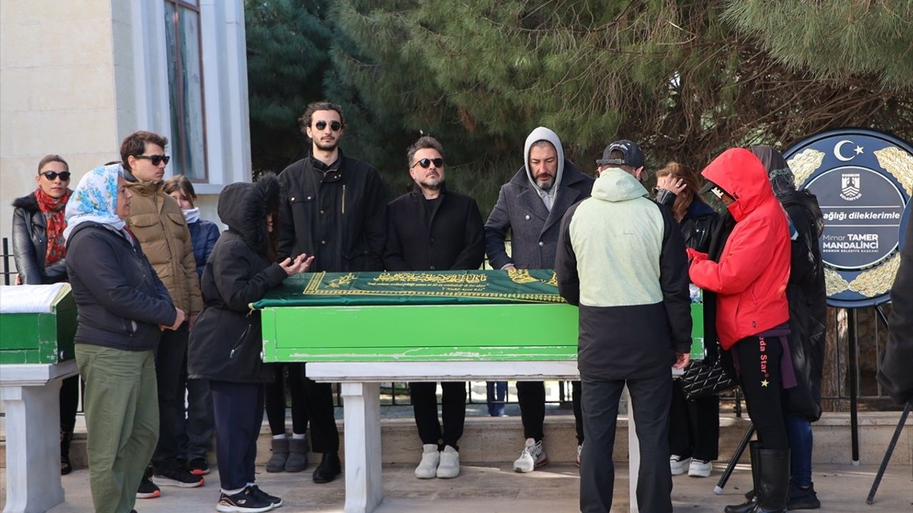 Sanatçı Çağrı Tanyeli Son Yolculuğuna Uğurlandı