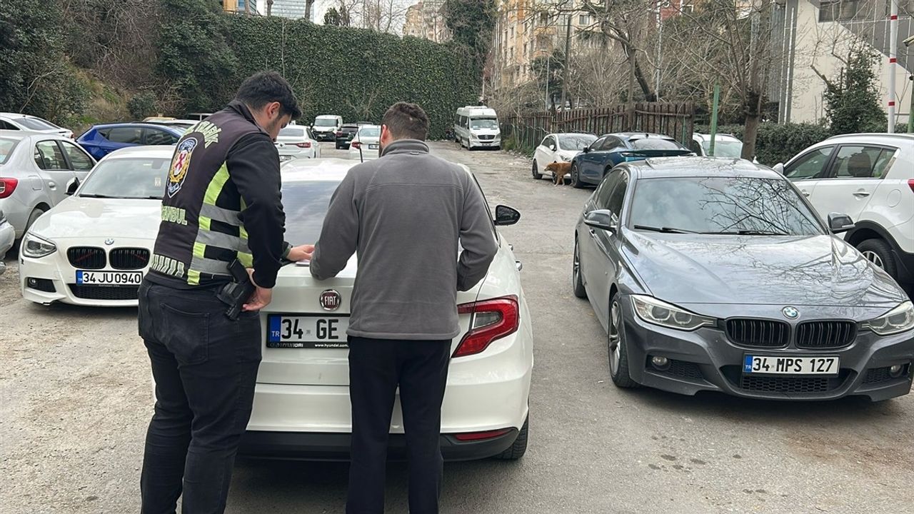 Sarıyer'de Trafikte Makas Atarak İlerleyen Sürücüye 11 Bin Lira Ceza