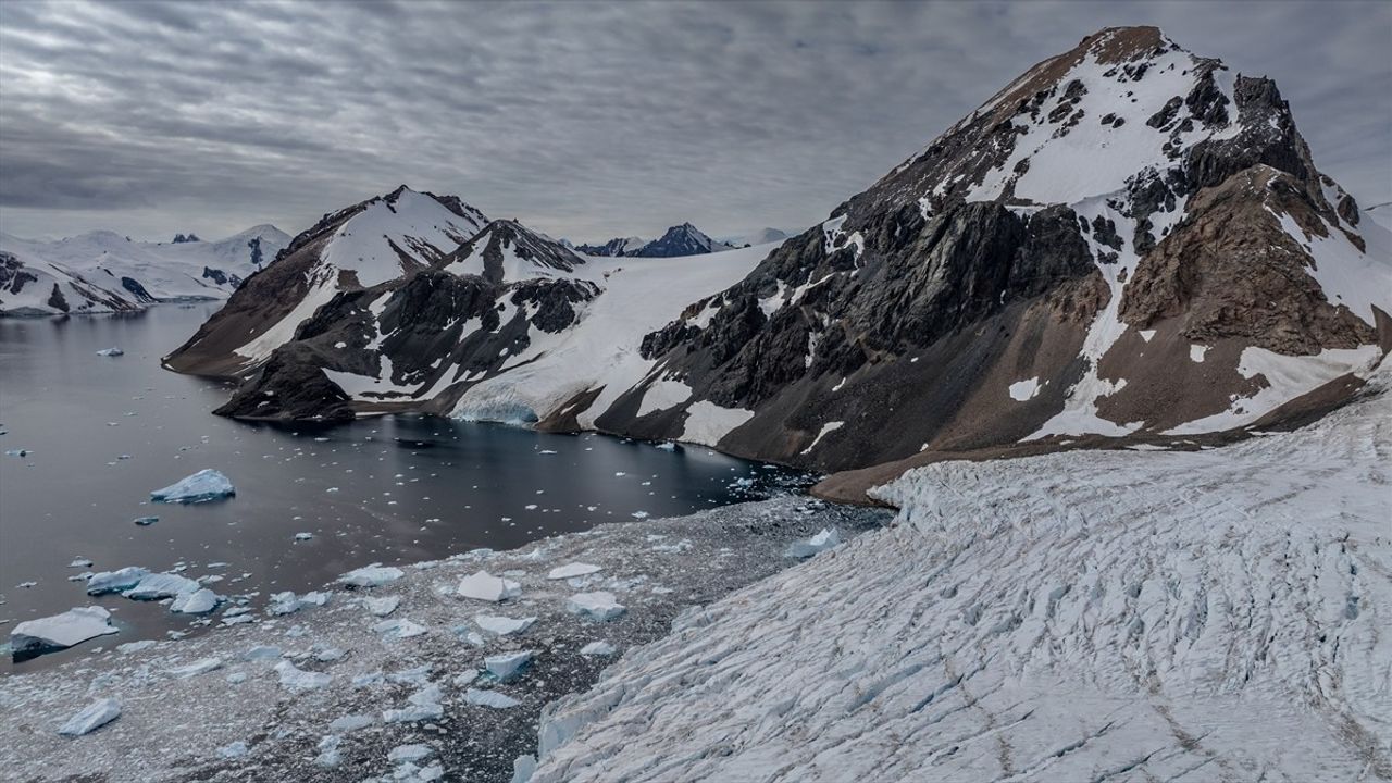 Shoesmith Buzulunda Büyüyen İklim Krizi: 10 Katlı Bina Boyutunda Buz Eridi