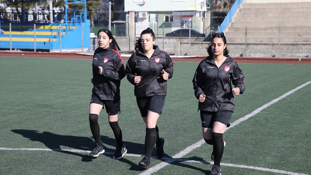 Siirtli Kadın Hakemlerin Hedefi Süper Lig
