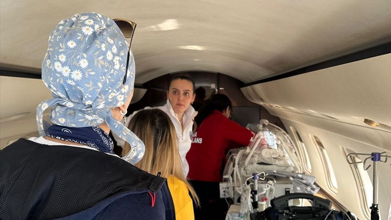 Şırnak'ta 3 Aylık Bebek İçin Ambulans Uçak Havalandı