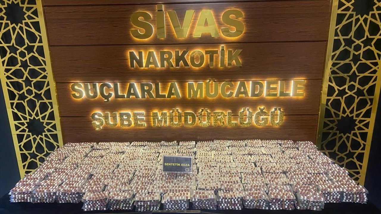 Sivas'ta Uyuşturucu Operasyonunda 5 Kişi Tutuklandı