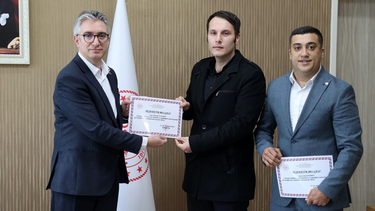 Sivas'ta Yemekhane Görevlisi, Heimlich Manevrası ile Hayat Kurtardı