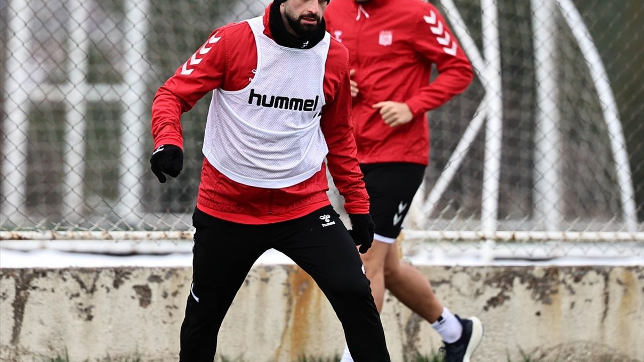 Sivasspor, Adana Demirspor Maçına Hazırlanıyor