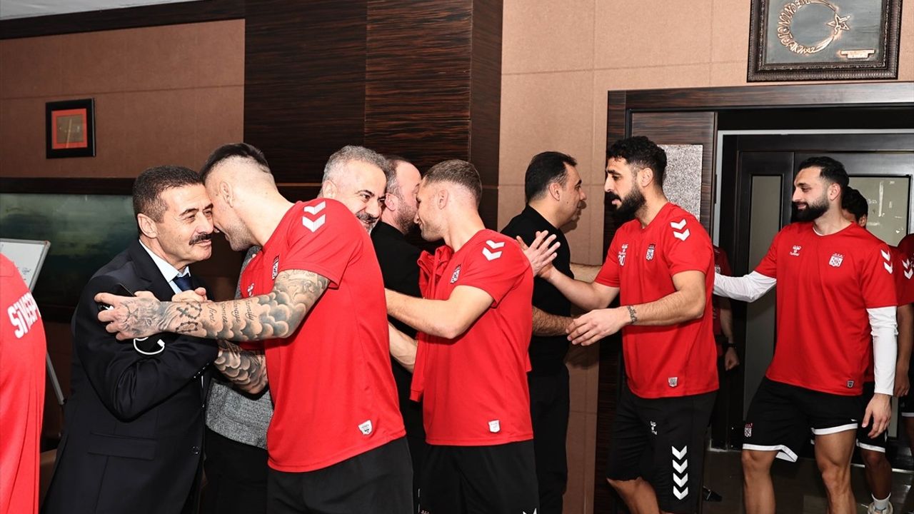 Sivasspor'da Ramazan Bayramı Coşkusu: Bayramlaşma Programı Düzenlendi