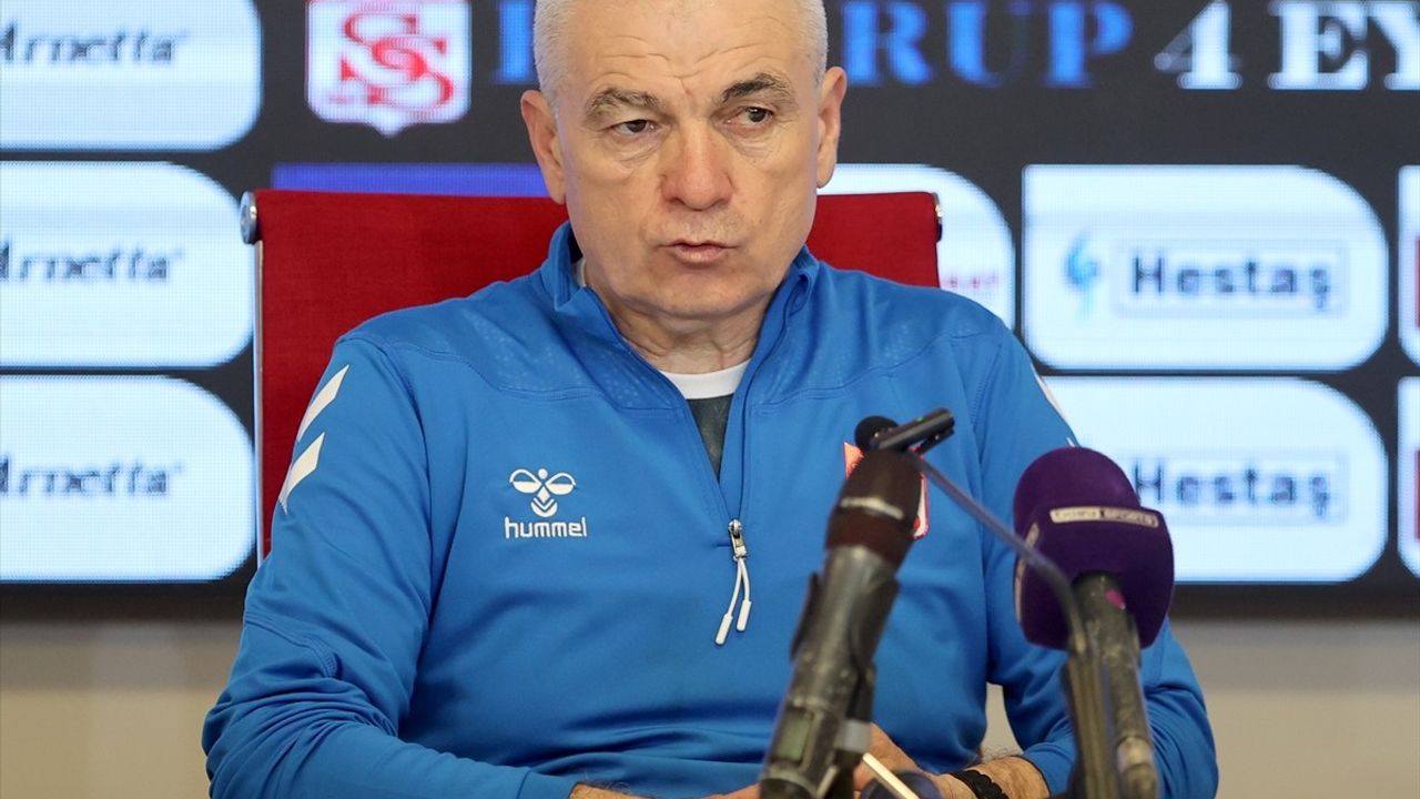 Sivasspor'un Galibiyeti Yetersiz: Rıza Çalımbay Açıklamalarda Bulundu