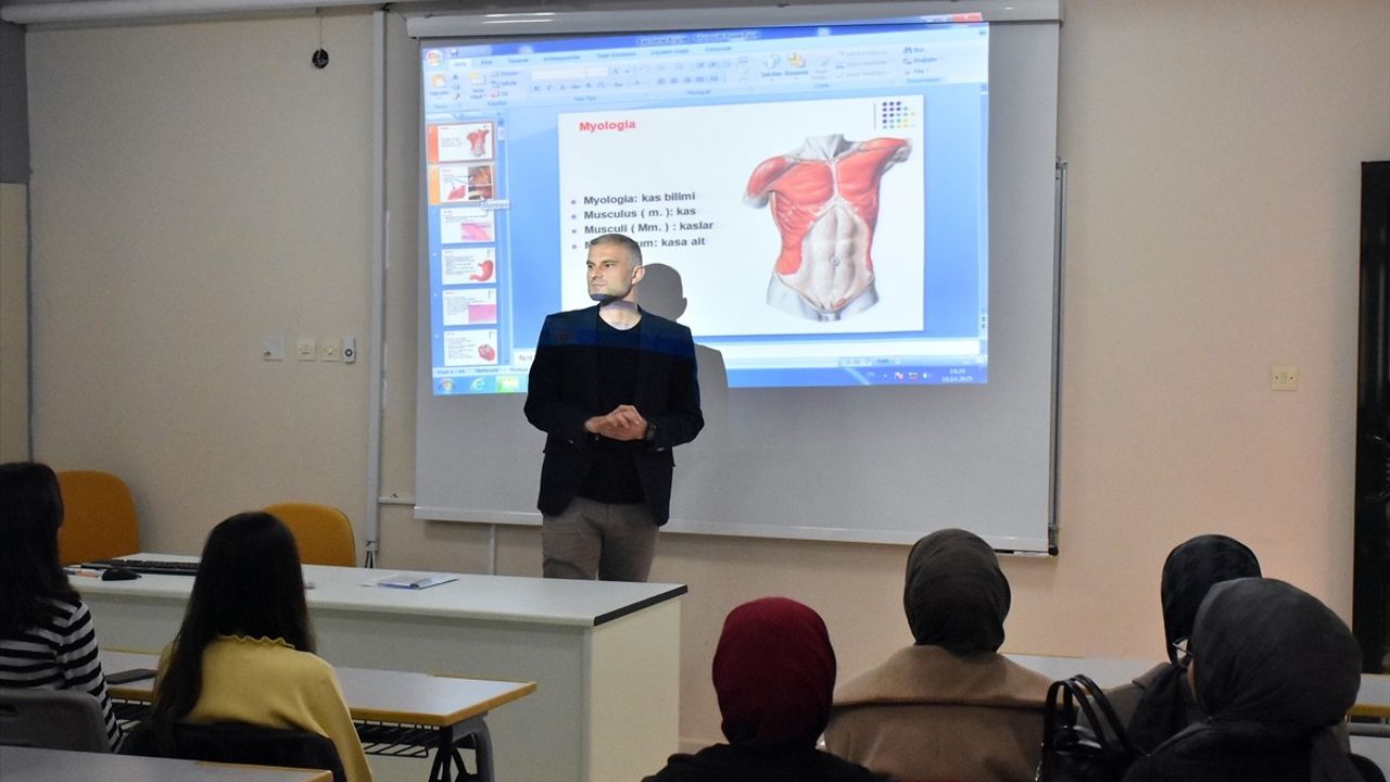 Süper Lig Hakemi Prof. Dr. Abdullah Bora Özkara, Gençleri Spora Yönlendiriyor