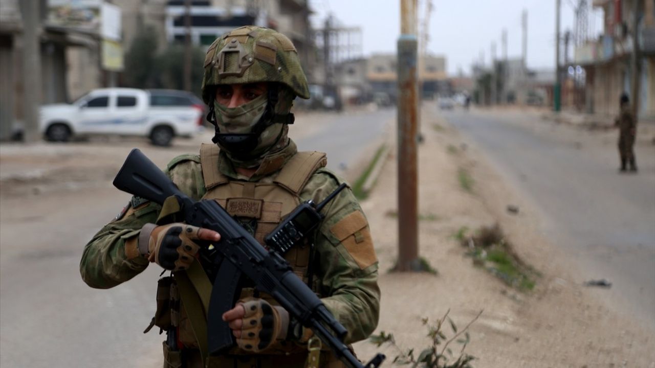 Suriye'de Baas Rejimine Operasyon: Dera'nın Sanamayn İlçesinde Çatışmalar Başladı