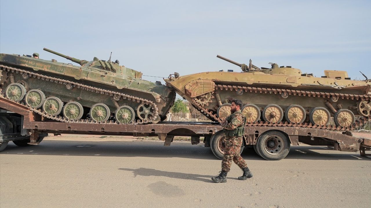 Suriye Ordusu Lübnan Sınırına Askeri Takviye Gönderdi