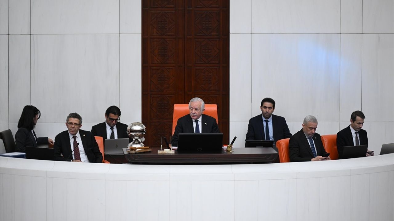 TBMM Genel Kurulu'nda Gergin Anlar: İmamoğlu Tartışmaları ve Protestolar