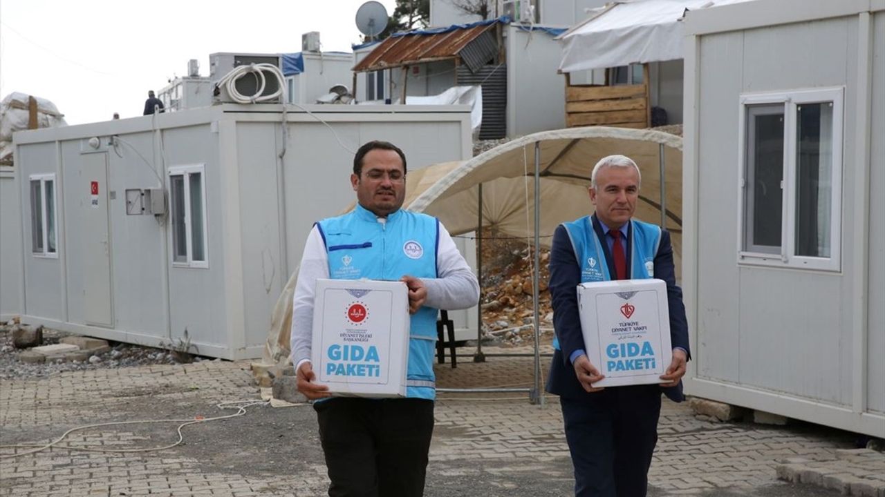 TDV, Ramazan'da Deprem Bölgesindeki 325 Bin Afetzedeye Yardım Edecek