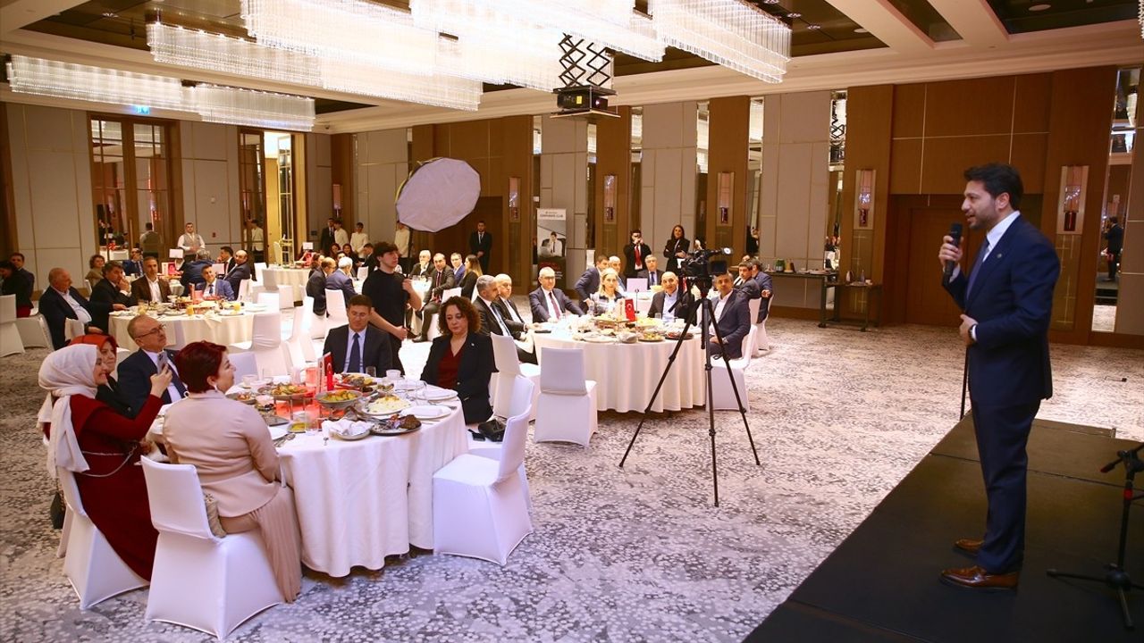 THY, Azerbaycanlı Turizmcileri İftarda Buluşturdu