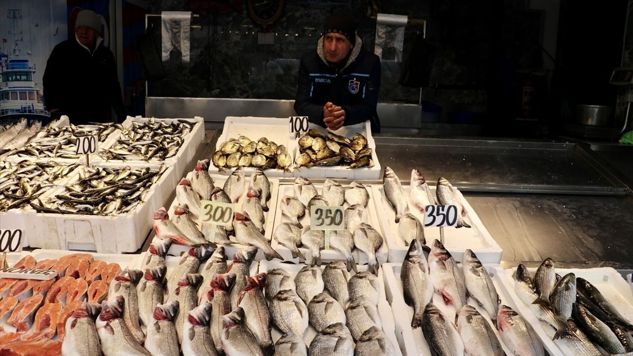 Trabzon'da Hamsi Azalıyor, Somon Tercih Ediliyor