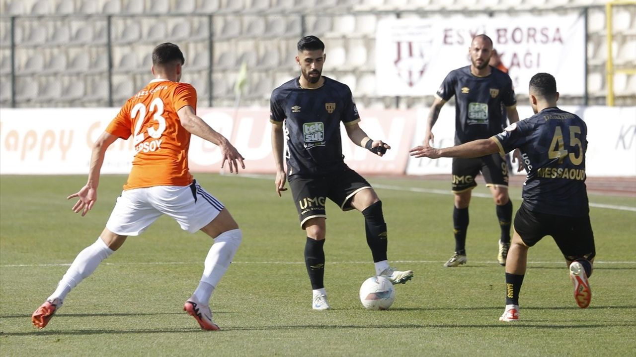 Trendyol 1. Lig'de Teksüt Bandırmaspor, Adanaspor'u 1-0 Mağlup Etti