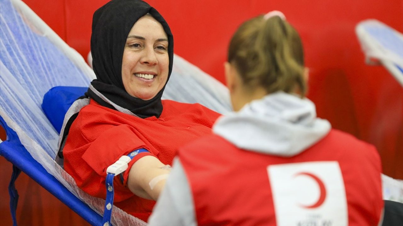 Türk Kızılay'dan İftardan Sonra Kan Bağışı Çağrısı