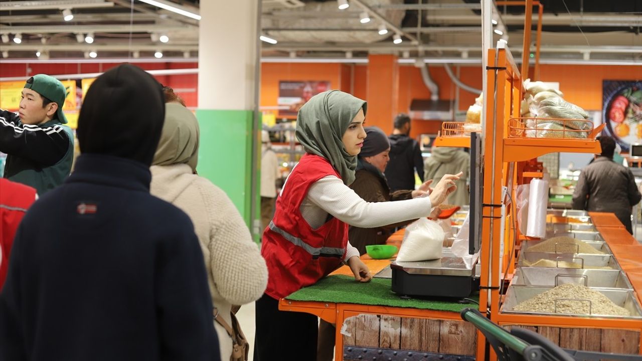 Türk Kızılay, Kırgızistan'da 750 Aileye Gıda Kuponu Dağıttı