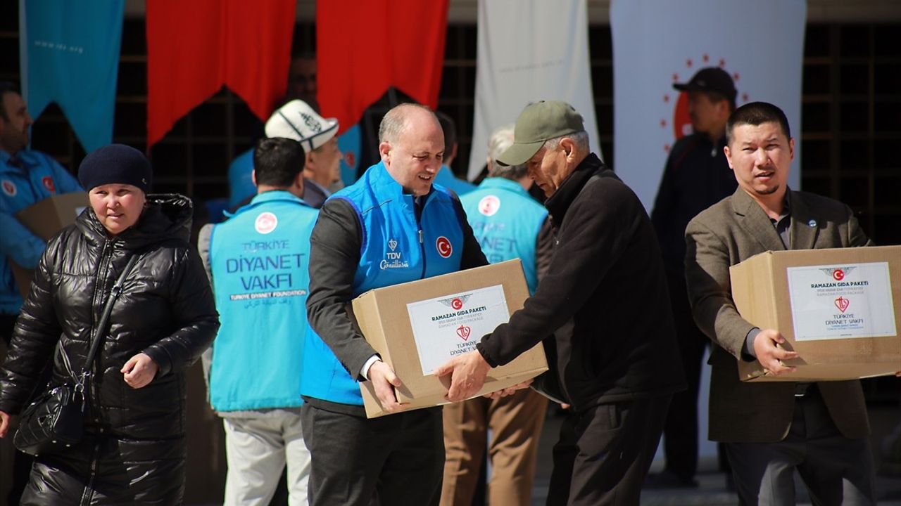Türkiye'den Kırgızistan'a Ramazan'da Gıda Yardımı