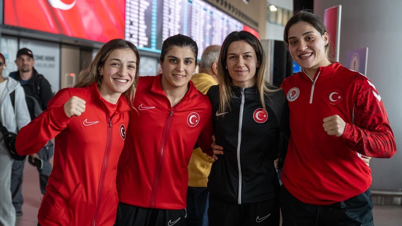 Türkiye Kadın Boks Milli Takımı Dünya Üçüncüsü Olarak Yurda Döndü