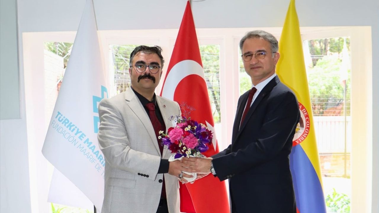 Türkiye Maarif Vakfı Kolombiya Temsilciliğinde Bayrak Değişimi Töreni Yapıldı