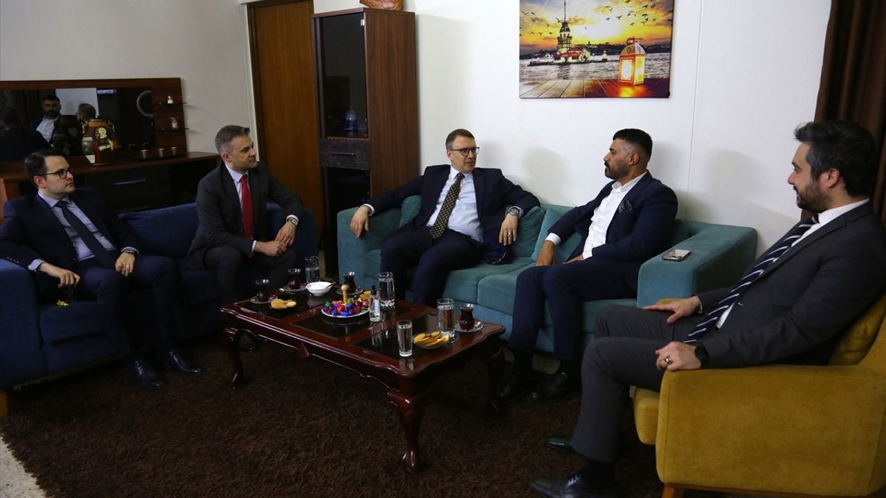 Türkiye'nin Bağdat Büyükelçisi İnan, Anadolu Ajansı'nı Ziyaret Etti