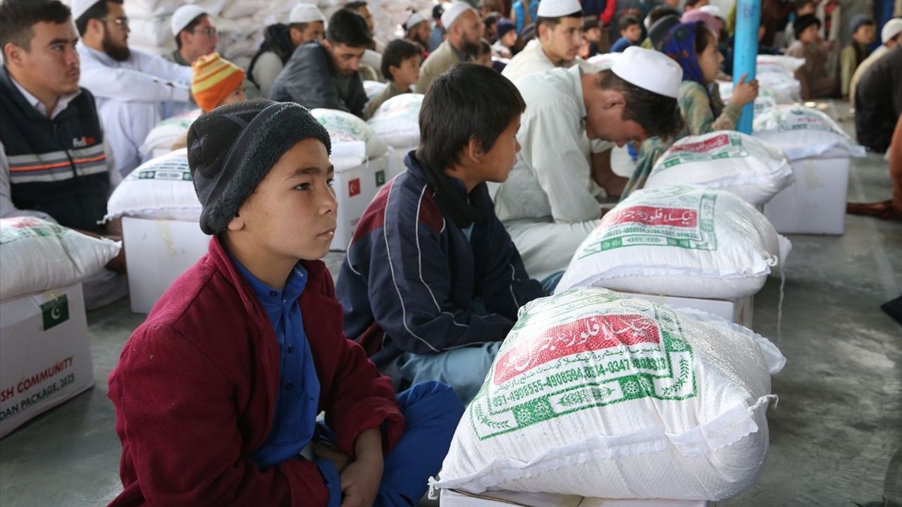Türkler, Ramazan'da Pakistan'daki İhtiyaç Sahiplerine Destek Oluyor