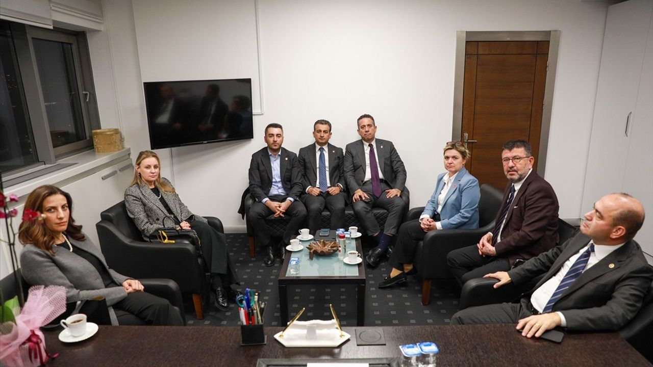 Üç Siyasi Partiden CHP'ye Destek Ziyareti