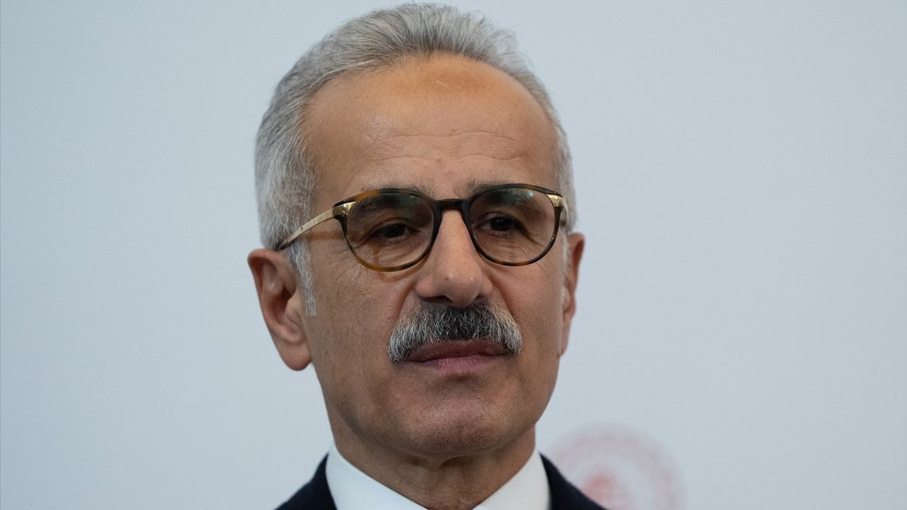 Ulaştırma ve Altyapı Bakanı Uraloğlu, Kadın Personelle İftarda Buluştu: Hedef Kadınların Güçlenmesi