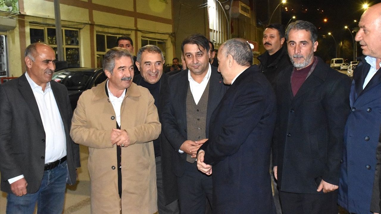 Van-Bahçesaray Yolu Ulaşıma Açıldı: Çığ Riski Aşıldı