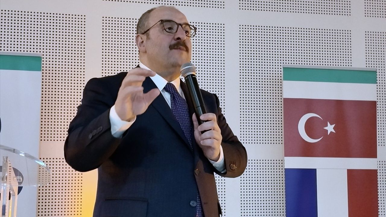 Varank, Bordeaux'da Gurbetçilerle Bir Araya Geldi: Türkiye'nin Süreçlerini Değerlendiriyorlar