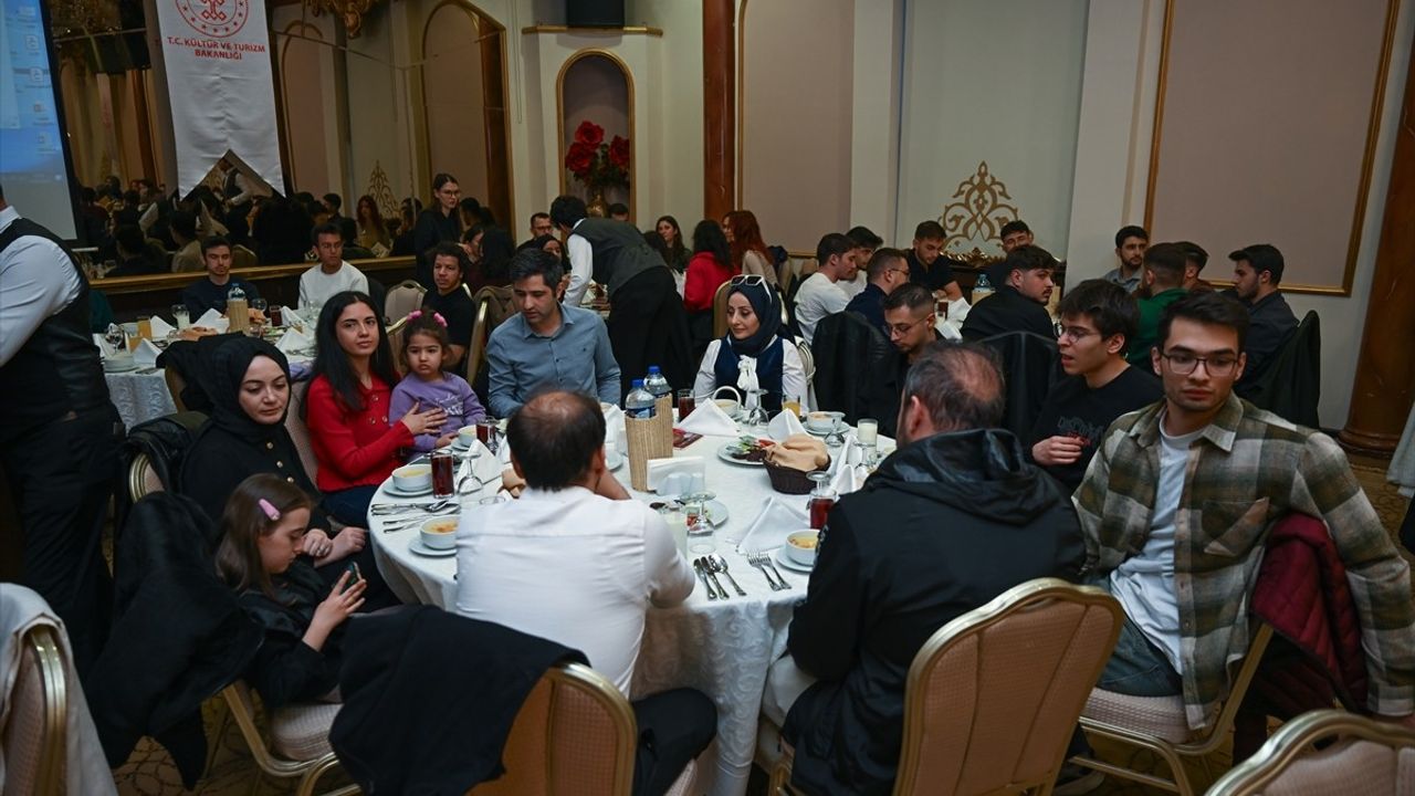 VAVEYLA: Türk Esirlerin Sibirya'daki Çığlığı Ankara'da Gösterildi