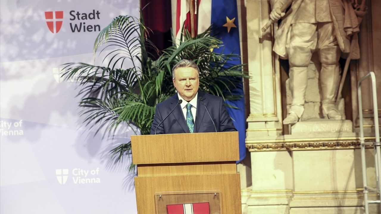 Viyana Belediye Sarayı'nda Birlik ve Dayanışma ile İftar Programı